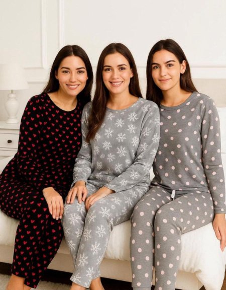 بيجامة مخمل ناعم